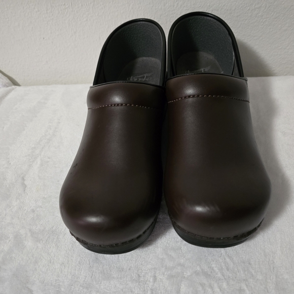Dansko Women's Brown Mules - Picture 3 of 12